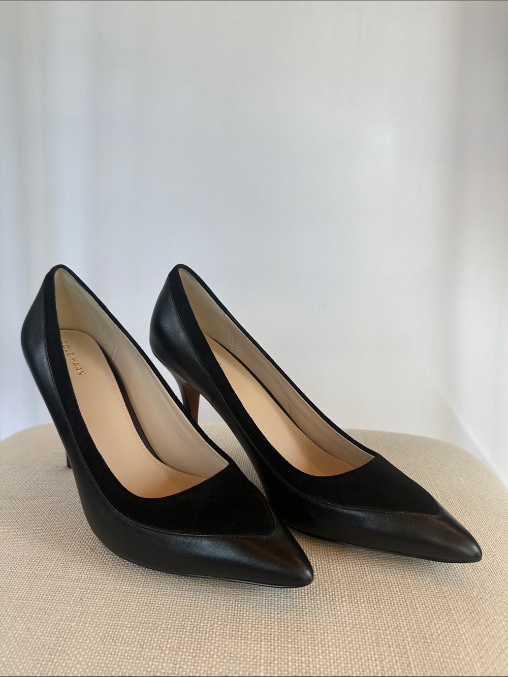 Cole Haan Black Suede & Leather Cap Toe Pointed Toe Pumps Women’s Size 9.5